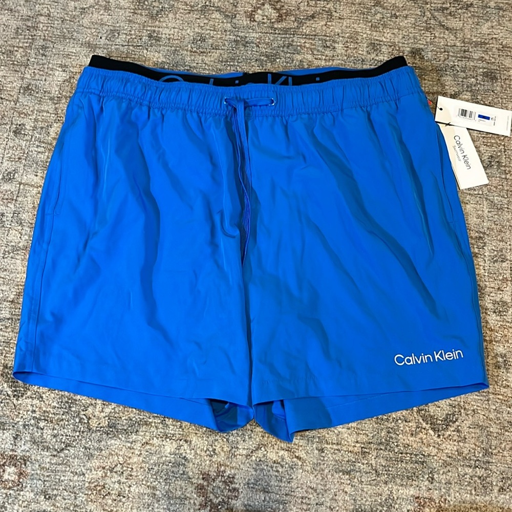 Calvin Klein Logo Elastic Waist Modern Euro
5" Volley Swim Trunks, NWT Size XL